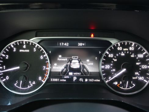 Certified 2022 Nissan Pathfinder SV image 29