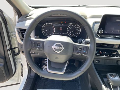 Used 2025 Nissan Rogue SV AWD/4WD image 20