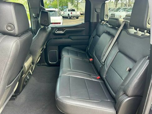 Used 2025 GMC Sierra 1500 SLT AWD/4WD image 7