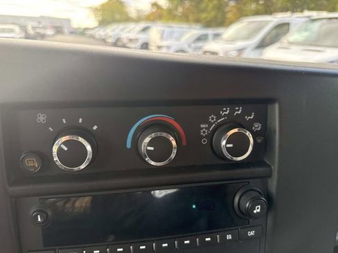 Used 2018 GMC Savana 2500 w/ Enhanced Convenience Package image 27