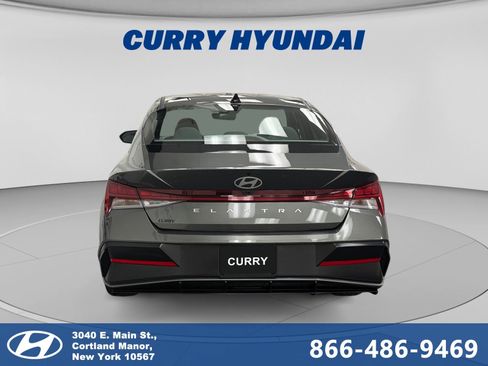 Used 2024 Hyundai Elantra SEL w/ Convenience Package FWD image 4