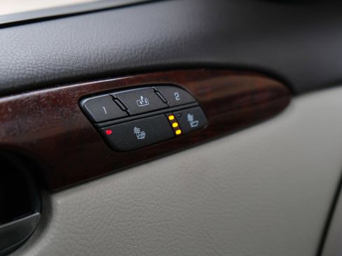 Used 2009 Buick Lucerne CXL w/ Driver Confidence Package image 39