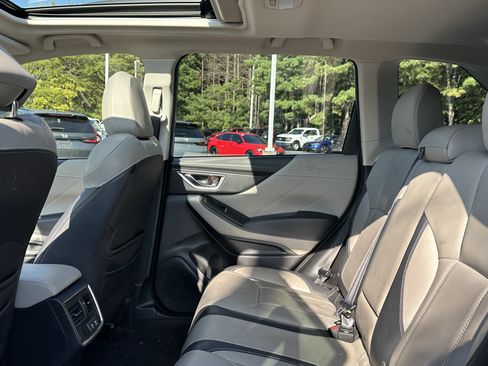 Used 2022 Subaru Forester Limited AWD/4WD image 9