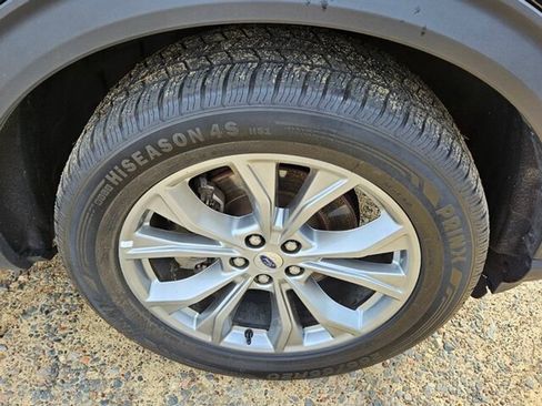 Used 2023 Ford Explorer Limited w/ Equipment Group 301A image 16