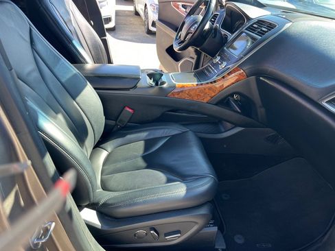 Used 2018 Lincoln MKX Select w/ Select Plus Package image 18