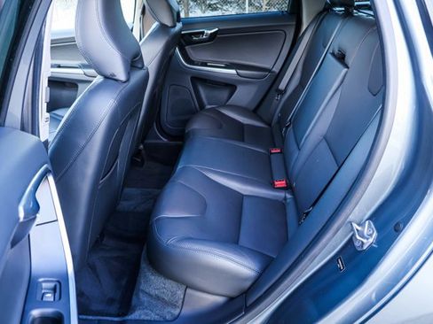 Used 2016 Volvo XC60 T6 Platinum w/ Climate Package image 22