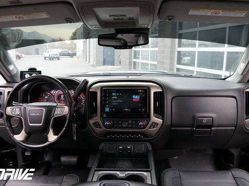 Used 2015 GMC Sierra 2500 Denali w/ Duramax Plus Package image 41