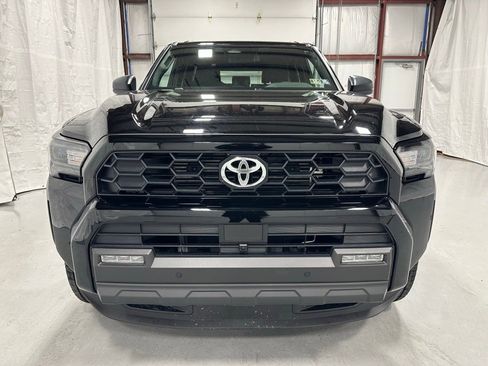 Used 2025 Toyota 4Runner TRD Off-Road image 2