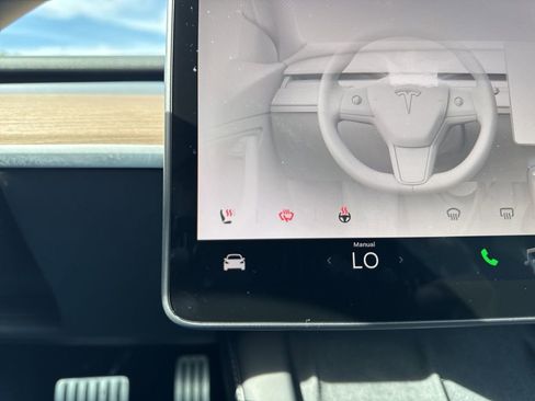 Used 2023 Tesla Model 3 Performance image 22