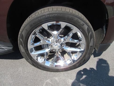 Used 2022 Chevrolet Tahoe Premier AWD/4WD image 14