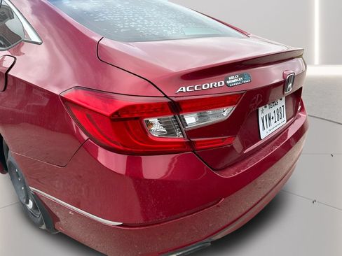 Used 2018 Honda Accord Touring image 15