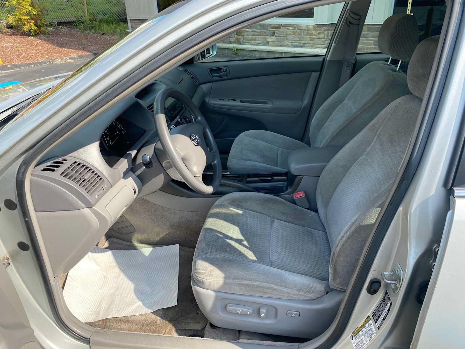 Used 2004 Toyota Camry LE w/ Fleet Convenience Pkg FWD image 7