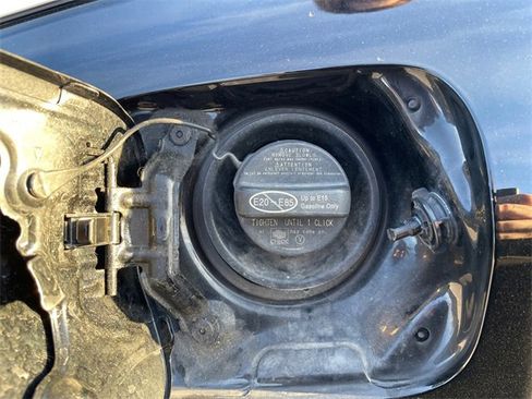 Used 2020 Toyota Avalon Touring image 16