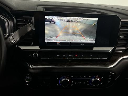 Used 2023 GMC Sierra 1500 SLE image 18