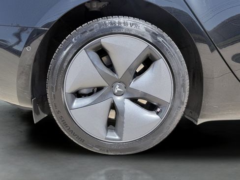 Used 2018 Tesla Model 3 Long Range image 13