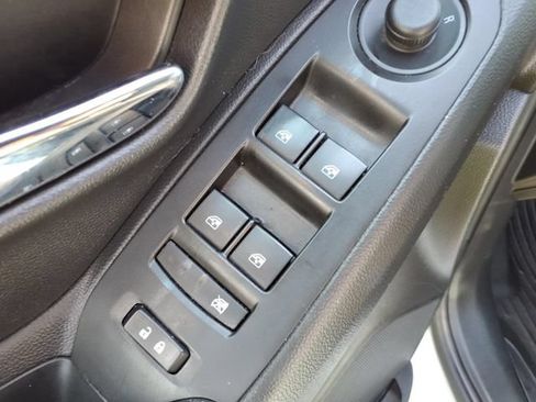 Used 2020 Chevrolet Trax LS FWD image 16