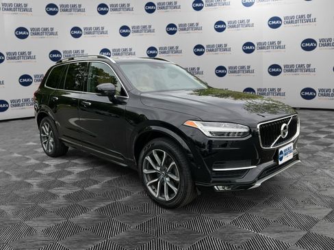 Used 2017 Volvo XC90 T6 Momentum w/ Vision Package image 7