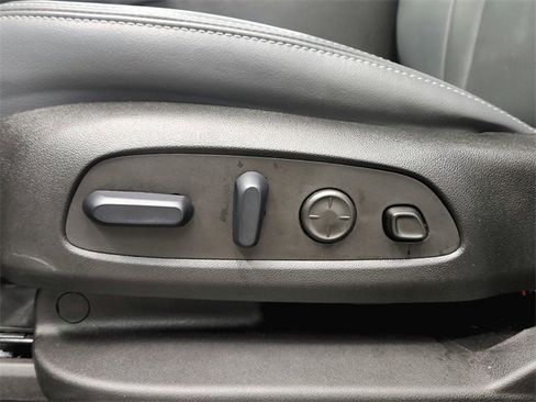 Used 2024 Buick Enclave Premium image 29