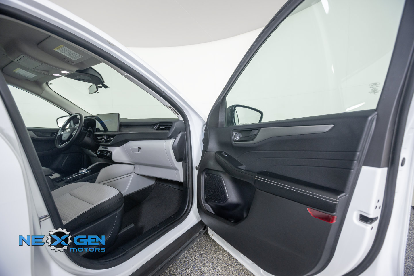 Used 2024 Ford Escape Active w/ Tech Pack #1 FWD image 5