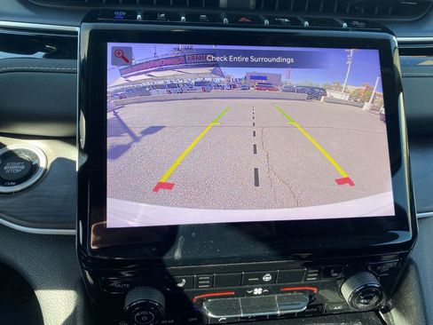 Used 2022 Jeep Grand Cherokee Limited 4xe image 16