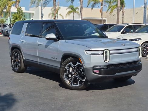 Used 2025 Rivian R1S Adventure Dual AWD/4WD image 2