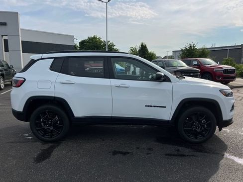 New 2026 Jeep Compass Latitude AWD/4WD image 9