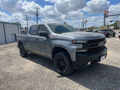 Used 2021 Chevrolet Silverado 1500 LT Trail Boss w/ Convenience Package II image 4