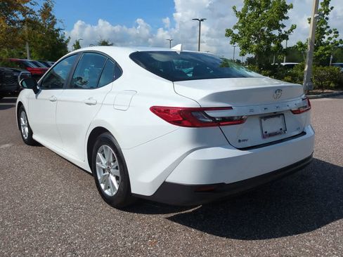 Used 2025 Toyota Camry LE FWD image 4