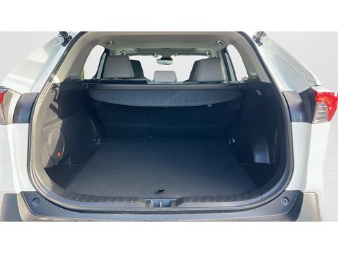 Used 2020 Toyota RAV4 Limited FWD image 9