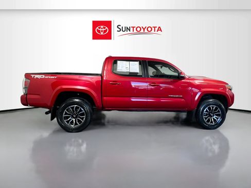 Used 2022 Toyota Tacoma TRD Sport image 2