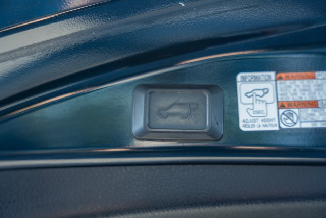 Used 2018 Toyota RAV4 XLE AWD/4WD image 11