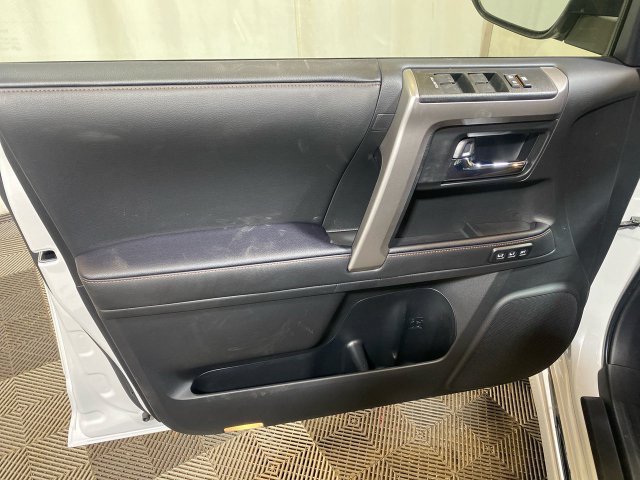 Used 2024 Toyota 4Runner Limited AWD/4WD image 29