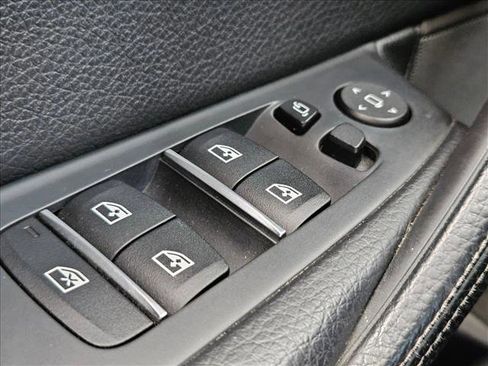 Used 2017 BMW 540i image 18