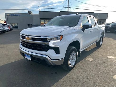 Used 2025 Chevrolet Silverado 1500 LT w/ Convenience Package II image 8
