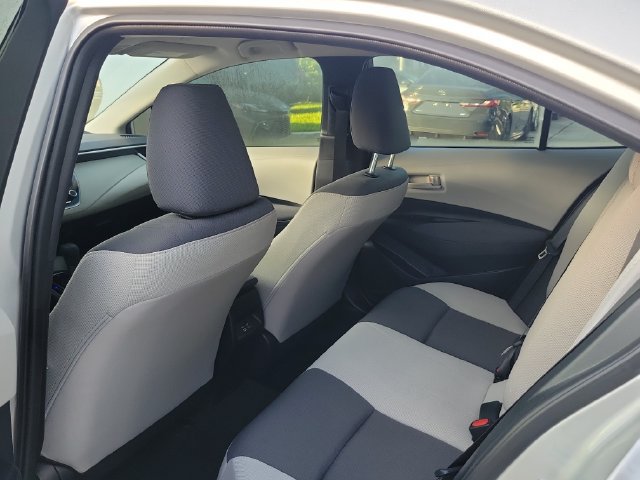 Used 2025 Toyota Corolla LE FWD image 6