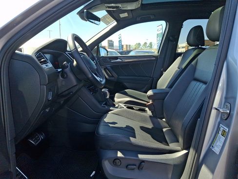 Certified 2022 Volkswagen Tiguan SE R-Line AWD/4WD image 13
