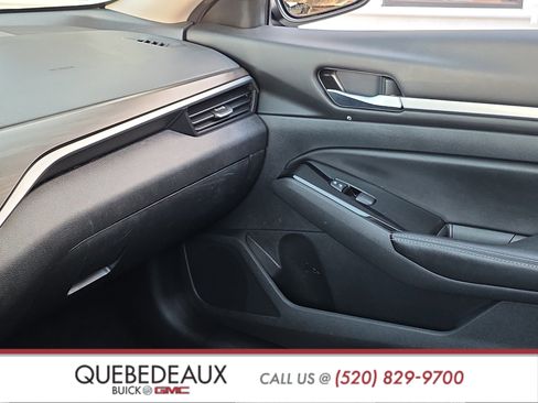 Used 2023 Nissan Altima 2.5 SV FWD image 21