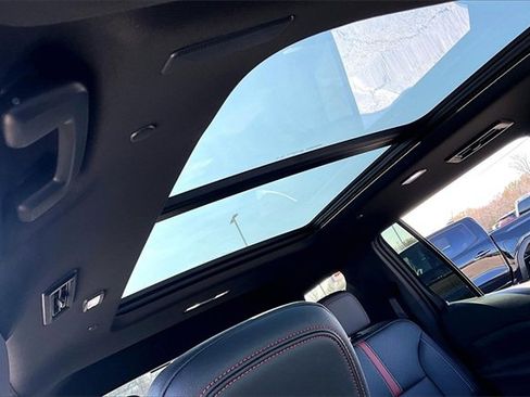 Used 2025 Chevrolet Traverse RS w/ LPO, Floor Liner Package image 28