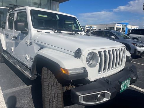 Used 2021 Jeep Gladiator Overland w/ Popular Equipment Package image 2