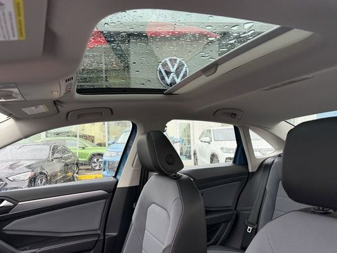 New 2026 Volkswagen Jetta SE FWD image 20