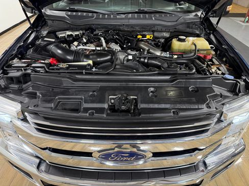Used 2019 Ford F250 Lariat w/ Lariat Ultimate Package AWD/4WD image 11