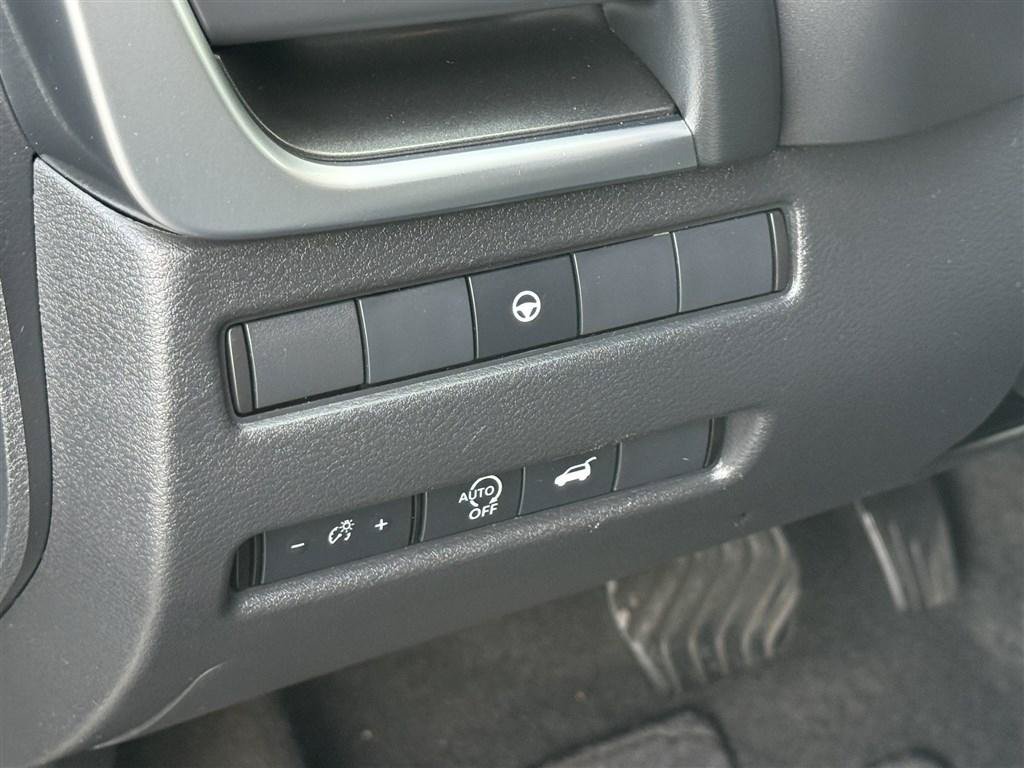 Used 2024 Nissan Rogue SV AWD/4WD image 31