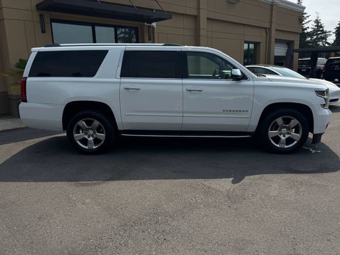 Used 2018 Chevrolet Suburban Premier RWD image 8