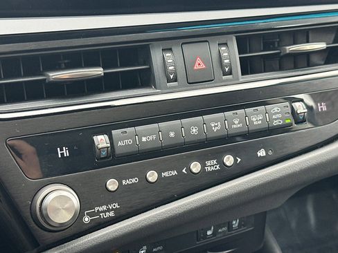 Certified 2022 Lexus ES 350 w/ Premium Package image 23