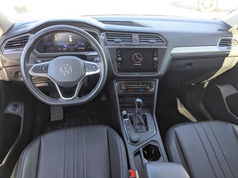 Used 2024 Volkswagen Tiguan SE AWD/4WD image 28