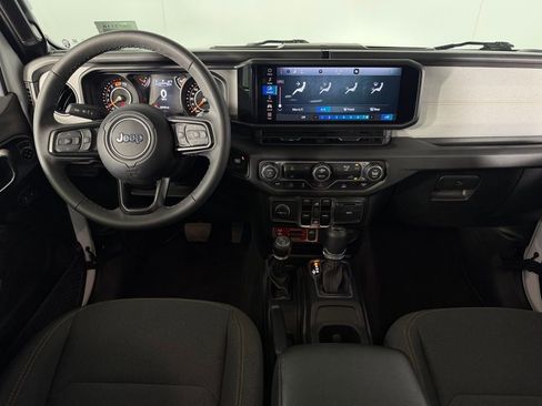 Used 2025 Jeep Wrangler Willys image 13