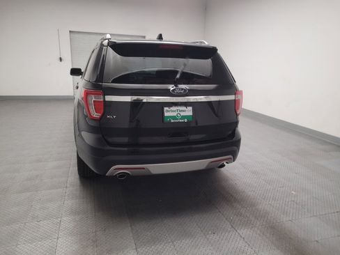 Used 2017 Ford Explorer XLT w/ Equipment Group 202A FWD image 6