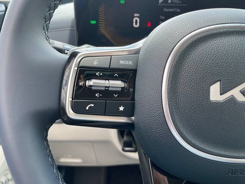 New 2026 Kia Carnival EX FWD image 25