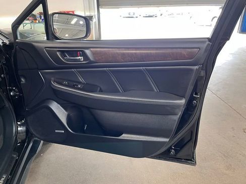 Used 2018 Subaru Outback 3.6R Limited image 12