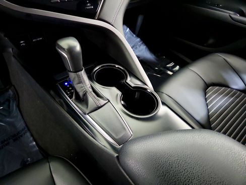 Used 2019 Toyota Camry SE image 13